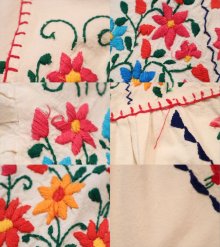 他の写真1: 生成り×カラフル花＆鳥刺繍スクエアネック半袖メキシカンドレス