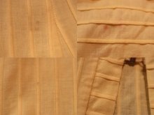 他の写真1: 70年代 イエロー無地かぎ編みレース切替フードポケット付きフロントジップノースリーブドレス