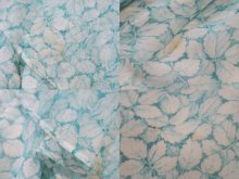 他の写真1: 70年代ホワイト×ライトブルーグリーンリーフ柄フリルデザインカシュクールノースリーブシアーロングドレス