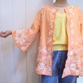 ペールオレンジ×ホワイトお花フィリピン刺繡スクエアネックベルスリーブ長袖シャツ