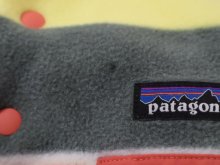 他の写真1: "Patagonia"サーモンピンク×イエロー×グリーンボーダーハーフスナップボタンハイネック長袖フリーストップ