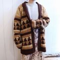 ▼30％OFF▼　ブラウン×ベージュ抽象柄ショールカラー前開き長袖ニットカーディガン