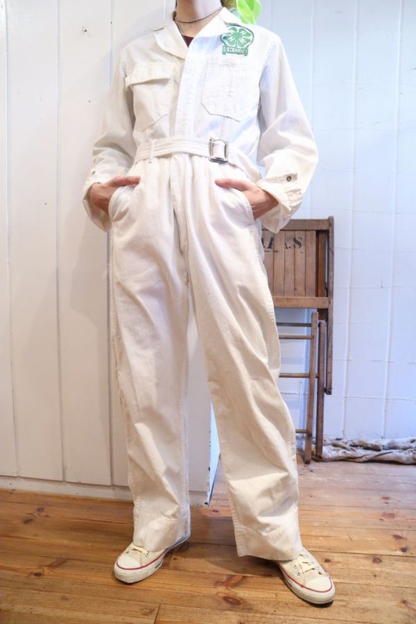 画像2: 50年代ホワイト無地クローバーワッペンベルト＆ポケット付き開襟長袖ジャンプスーツ