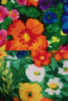 他の写真1: 70年代グリーン×ピンク×カラフル花柄フリルデザインロングスカート