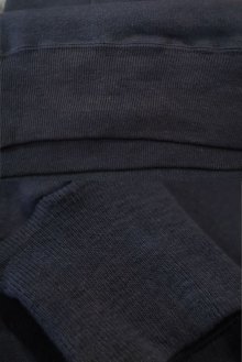 他の写真2: ネイビー×オレンジカレッジプリントポケット付きフード裏地サーマル長袖スウェット