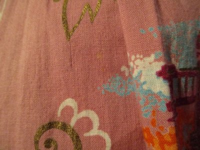 画像3: 50〜60年代ピンク×サックス×オレンジ風景柄ゴールドペイントフレアスカート