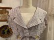 画像5: 50〜60年代グレー×ホワイト格子柄リボン付きビックカラー半袖ドレス (5)