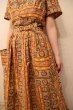 画像10: 50〜60年代オレンジ×ブラウン花＆楕円ペイントポケット・ベルト付きスクエア半袖ドレス (10)