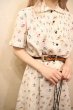画像8: 50〜60年代ホワイト×カラフルハートチェアー柄ピンタッグポケット付き半袖シャツ型ドレス (8)