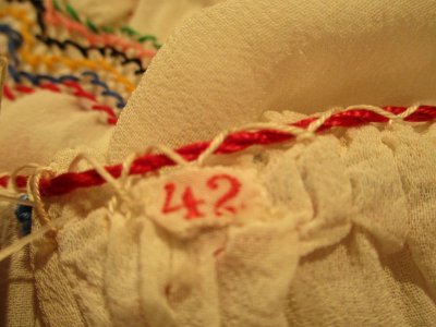 画像1: 30〜40年代ホワイト×カラフルハンガリー刺繍シャーリング半袖シースルーチュニック