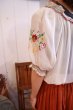 画像7: 30〜40年代ホワイト×カラフルハンガリー刺繍シャーリング半袖シースルーチュニック (7)