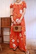 画像3: 60〜70年代オレンジ×ホワイトハワイアンプリントパフスリーブ半袖ロングドレス (3)