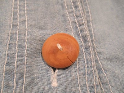 画像1: サックス×カラフル刺繍入りポケット付き半袖シャンブレーシャツ