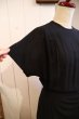 画像11: 50〜60年代ブラックお花レース切替クルーネック半袖ドレス (11)