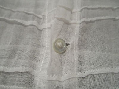 画像1: ”antique”ホワイト花刺繍スカラップレース襟付き長袖シースルードレス