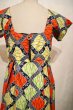 画像10: オレンジレッド×ライムグリーン×ネイビーなみなみ柄ラウンドネック半袖アフリカンバティックドレス (10)