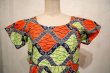画像11: オレンジレッド×ライムグリーン×ネイビーなみなみ柄ラウンドネック半袖アフリカンバティックドレス (11)