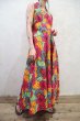 画像4: ピンク×オレンジ×ライムグリーン花柄ハイネック長袖アフリカンバティックドレス (4)