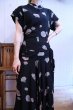 画像4: 40〜50年代ブラック×サックスブルー×ピンク扇＆楽器柄飾りリボン付き半袖ドレス (4)