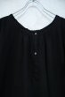 画像11: ”antique”ブラックA.G刺繍アイレットレースヘンリーネック後染め半袖ナイティドレス (11)
