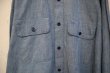 画像9: 60〜70年代”BUCKHIDE”ライトブルー無地ポケット襟付き長袖シャンブレーワークシャツ (9)
