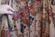画像10: 70年代ベージュ×ネイビー×レッド花柄ハーフボタンポケット付き開襟フレアスリーブ長袖ドレス (10)