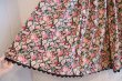 画像9: ピンク×ベージュ×ブラック布ベルト＆ポケット付き花柄チロルスカート (9)
