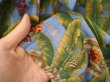 画像12: グリーン×ライトブルー×オレンジバナナ＆木柄ポケット付き開襟半袖アロハシャツ (12)