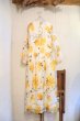画像10: 60〜70年代ホワイト×オレンジ×イエロー花柄ラウンドネックシースルースリーブ長袖ドレス (10)