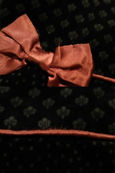 画像1: made in USA ブラック×グレーくすみピンクオレンジドット＆抽象柄リボン付きベロアスカート