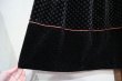 画像9: made in USA ブラック×グレーくすみピンクオレンジドット＆抽象柄リボン付きベロアスカート (9)