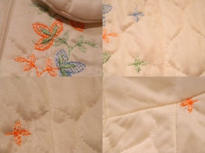 画像1: 60〜70年代ホワイト×ブルー×オレンジ花刺繍長袖キルティングドレス