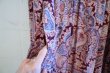 画像10: 70年代ボルドー×ピンク×サックスペイズリー柄ベロア切替ポケット付きラウンドネック長袖ドレス (10)
