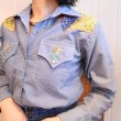 画像5: ライトブルー×イエロー×ブルー花＆女の子刺繍パッチワーク切替胸ポケット付き長袖シャンブレーシャツ (5)
