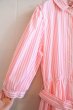 画像8: サーモンピンク×ホワイトストライプ布ベルト&ポケット付きフロントボタン半袖ドレス (8)