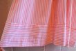 画像16: サーモンピンク×ホワイトストライプ布ベルト&ポケット付きフロントボタン半袖ドレス (16)