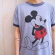 画像7: ライトブルー×ブラック×レッドミッキーマウスプリントクルーネック半袖リンガーTシャツ (7)