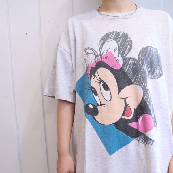画像1: made in USA ホワイトグレー×ブルー×ピンクMinnie Mouseプリントクルーネック半袖Tシャツ (1)