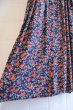 画像12: ブルー×ピンクレッド花柄ポケット付きフロントボタンラウンドネックノースリーブドレス (12)