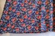 画像13: ブルー×ピンクレッド花柄ポケット付きフロントボタンラウンドネックノースリーブドレス (13)