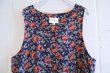 画像9: ブルー×ピンクレッド花柄ポケット付きフロントボタンラウンドネックノースリーブドレス (9)