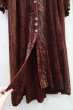 画像12: ブラウン×ダークグリーン刺繍ラウンドネックフロントボタン長袖ドレス (12)