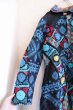 画像12: ブラック×ブルー×カラフルネイティブ柄かぎ編み切替ウエスト紐＆ポケット付き長袖ライトコート (12)