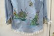 画像18: ライトブルー×グリーン×ホワイト亀ハンドペイント花柄レース＆胸ポケット付き長袖シャンブレーシャツ (18)