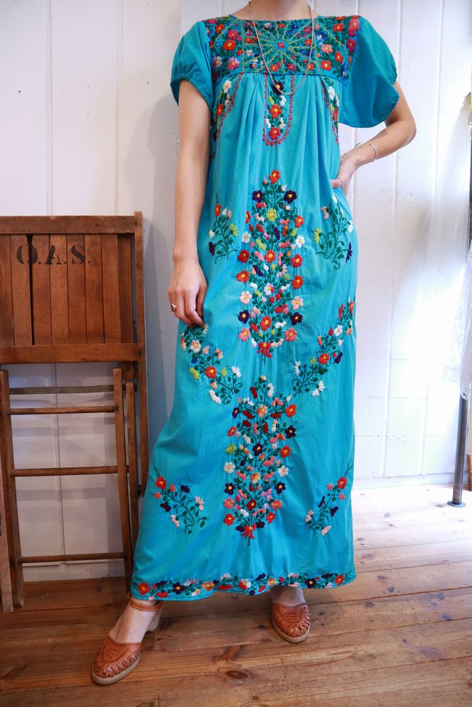 ターコイズブルー×カラフル花刺繍メキシカン半袖ロングドレス