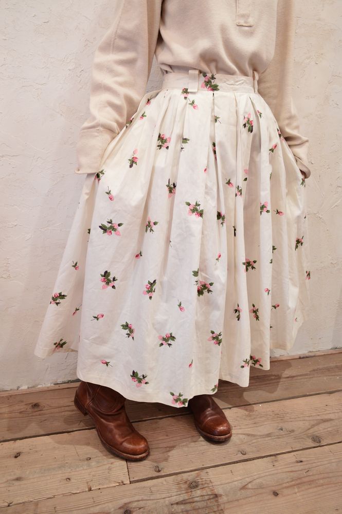 50 60年代ホワイト ピンク レッドいちご柄フレアスカート ｆｉｚｚ Select Lady S Vintage Clothing