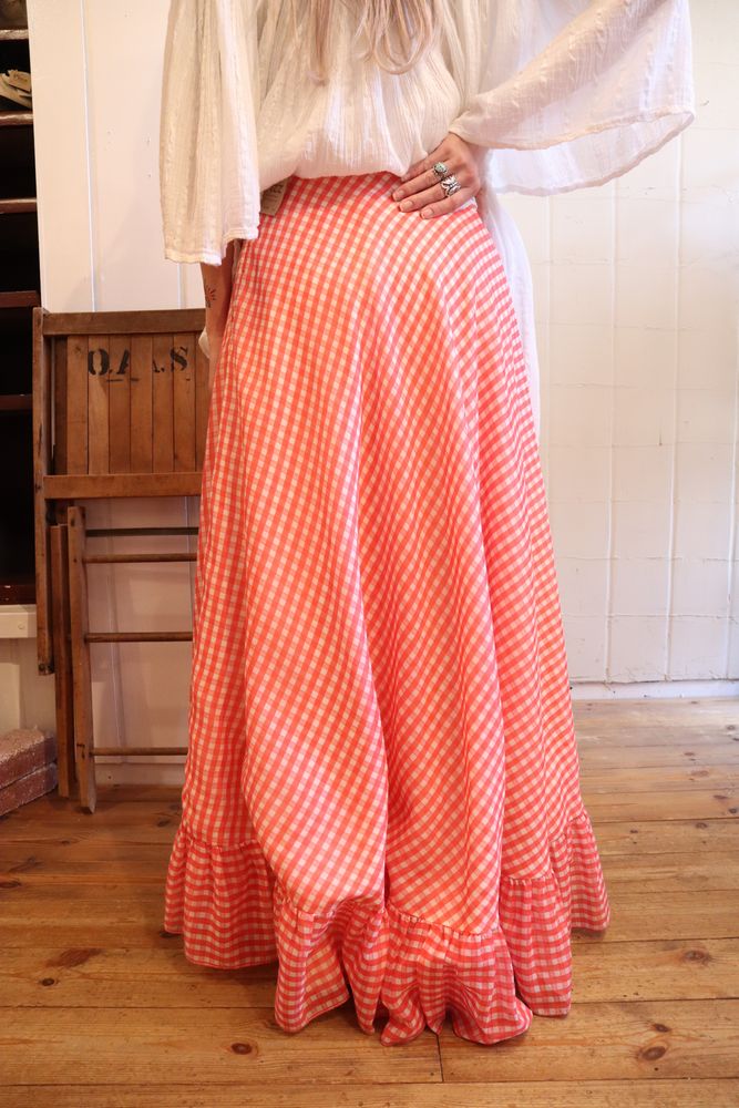 60〜70年代レッド×ホワイトギンガムチェック柄裾フリルロングスカート