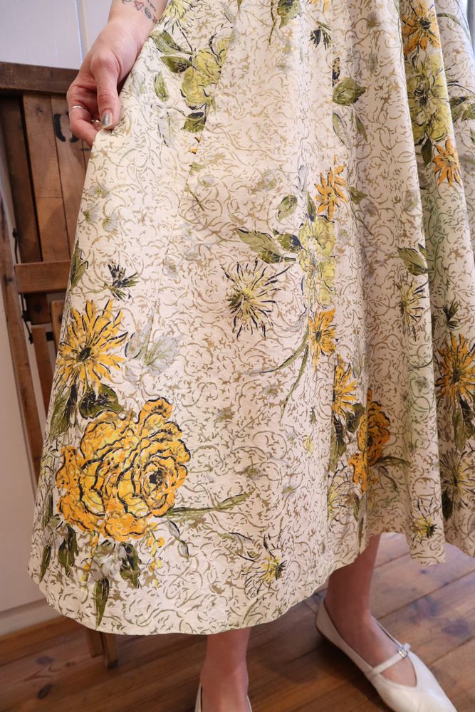50〜60年代ホワイト×オレンジゴールドスタンプ花柄フレアスカート 