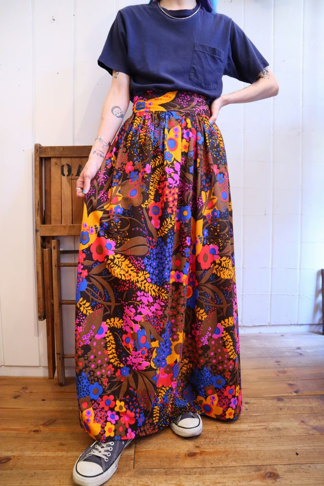 long skirt hooked vintage | sunvieweyewear.com