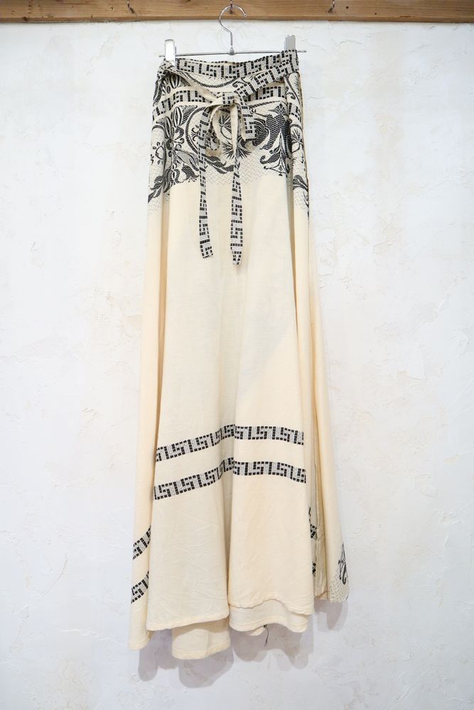 オフホワイト×ブラックエスニック刺繍ラップスカート - Ｆｉｚｚ 